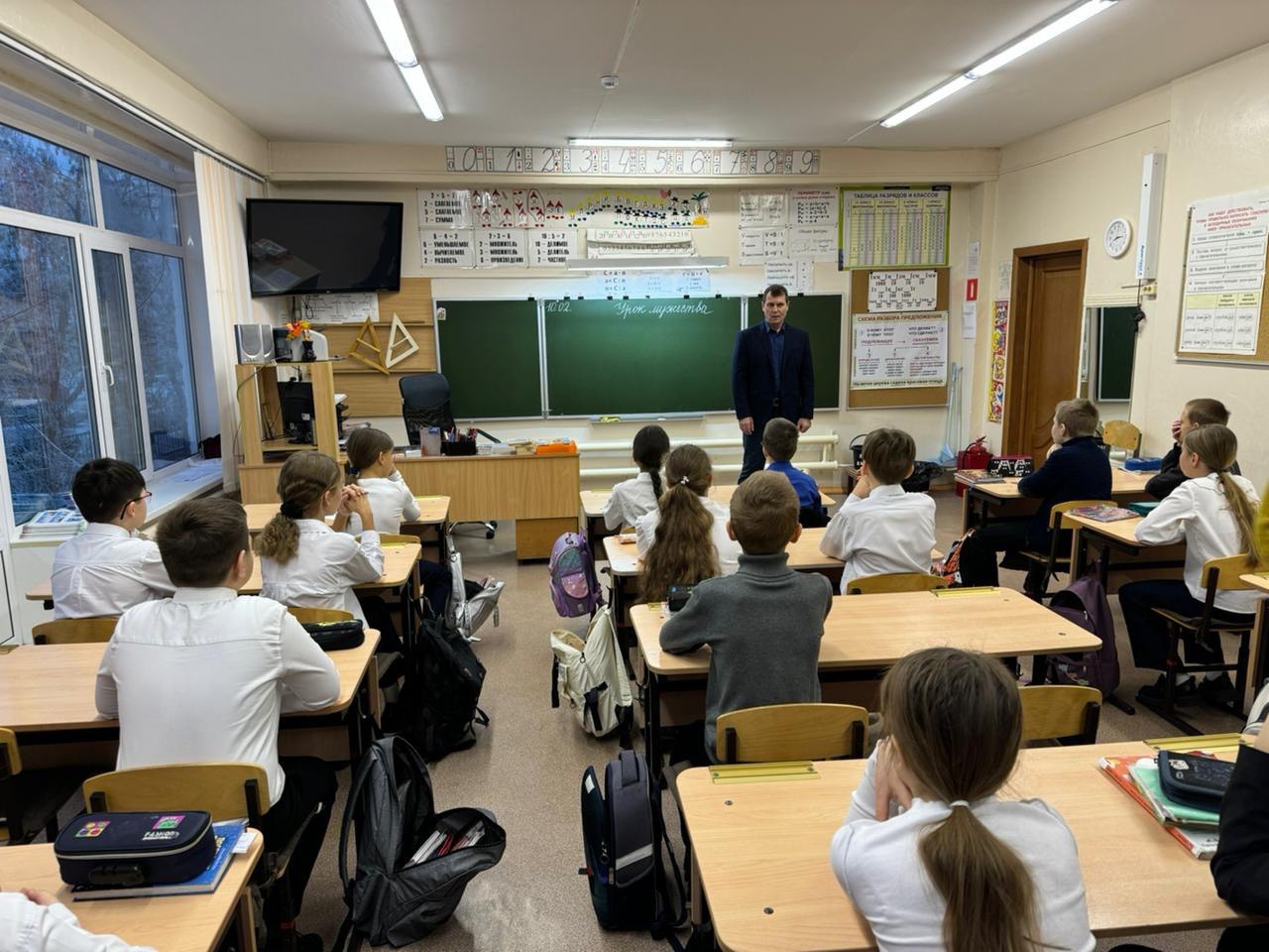 «УЗПА» провел час мужества в МБОУ гимназия № 44 им. Деева В.Н.