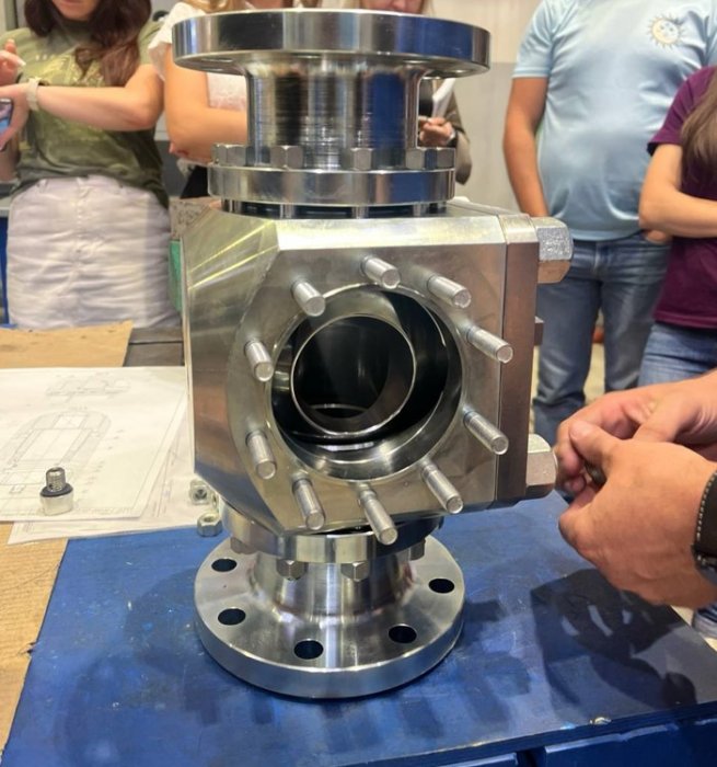 Освоено серийное производство трехпозиционных трехходовых кранов шаровых УЗПА